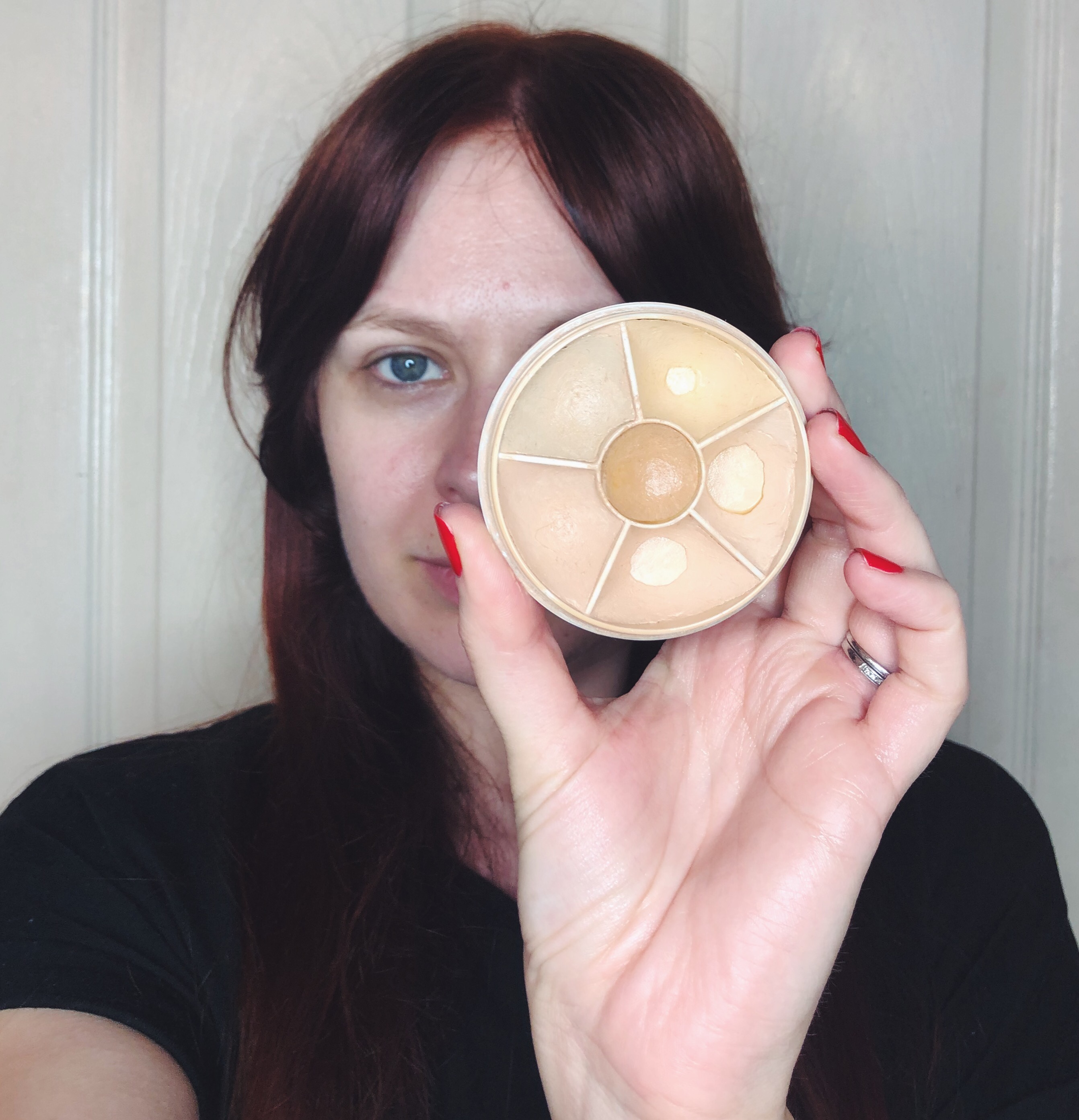 Under eye concealer 